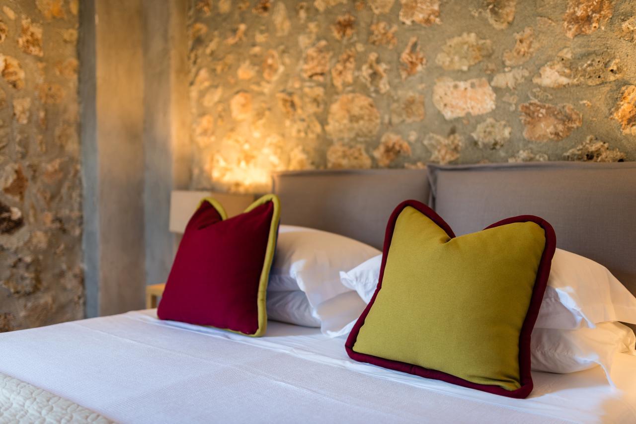 North Point Rooms Antipata  Bagian luar foto