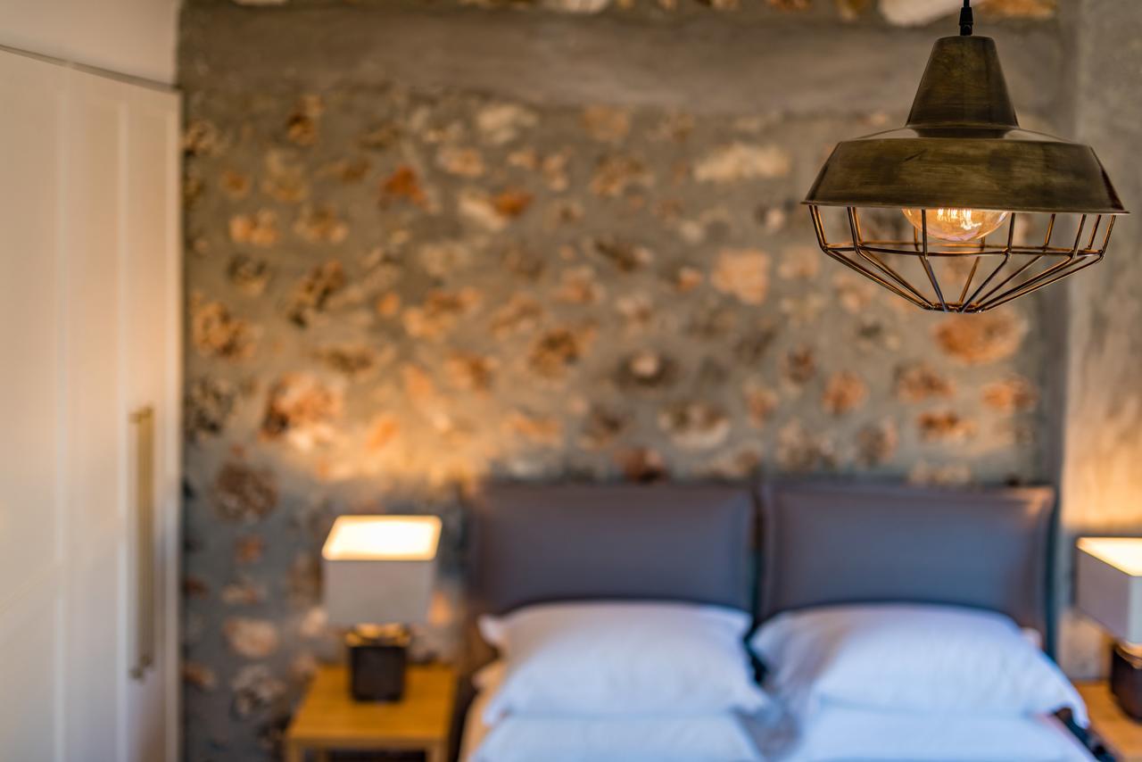 North Point Rooms Antipata  Bagian luar foto