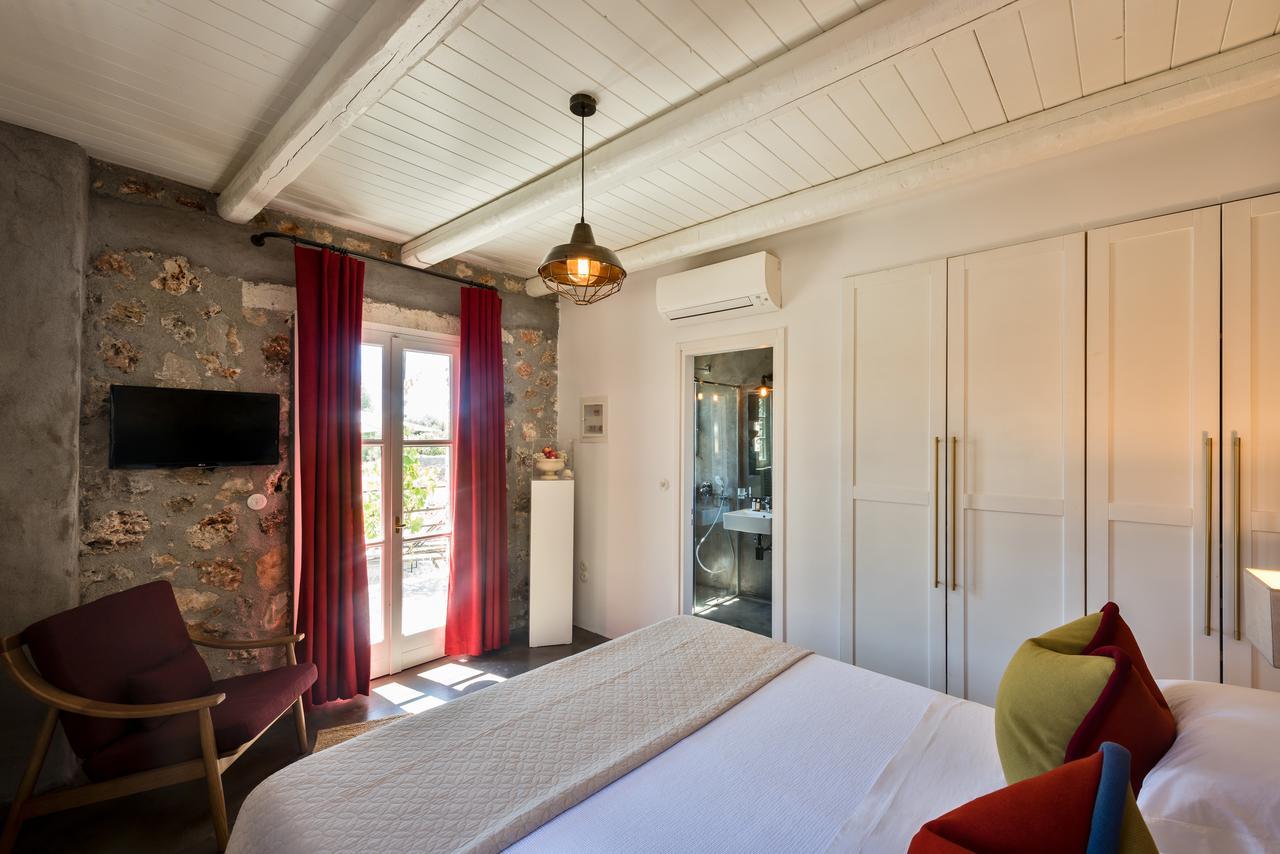 North Point Rooms Antipata  Bagian luar foto