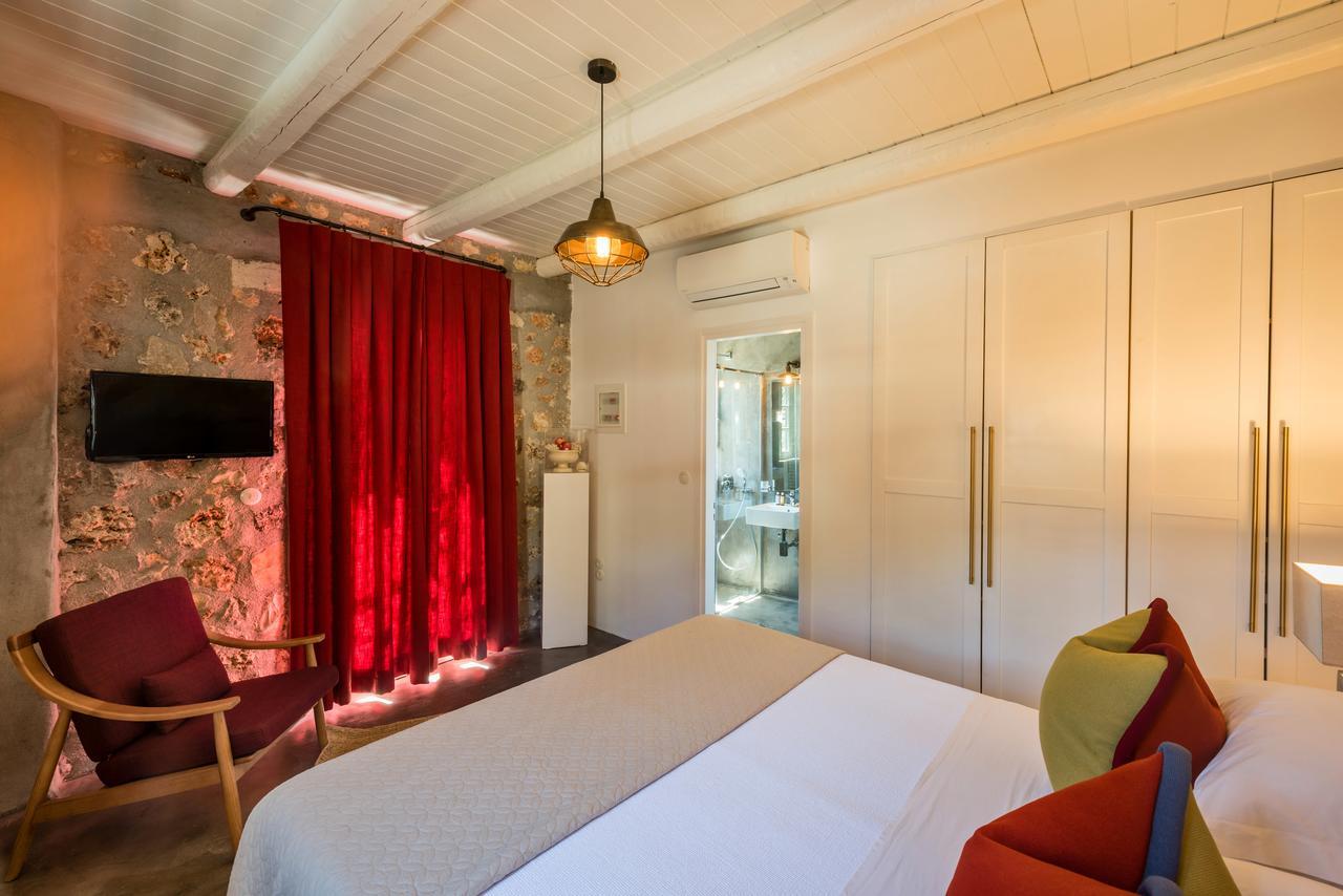 North Point Rooms Antipata  Bagian luar foto