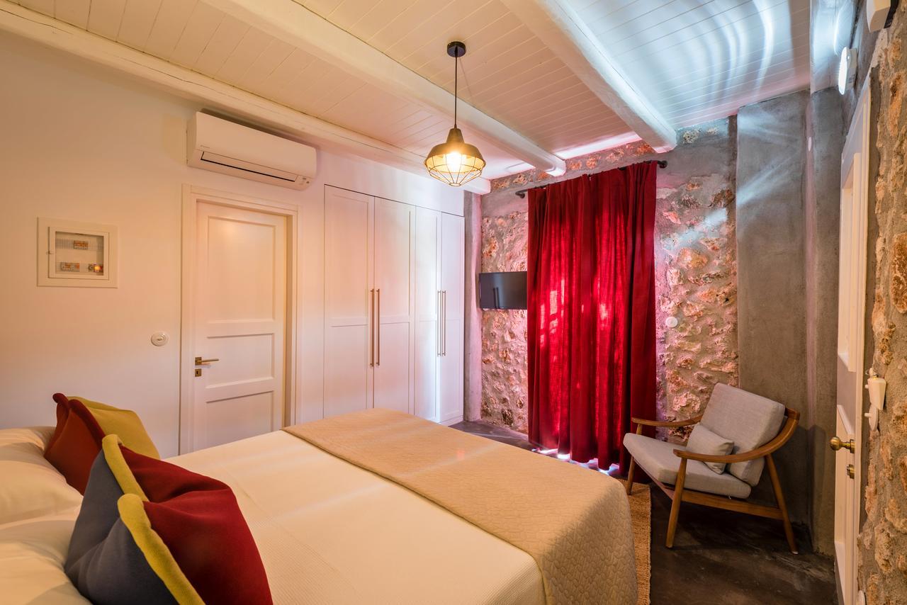 North Point Rooms Antipata  Bagian luar foto