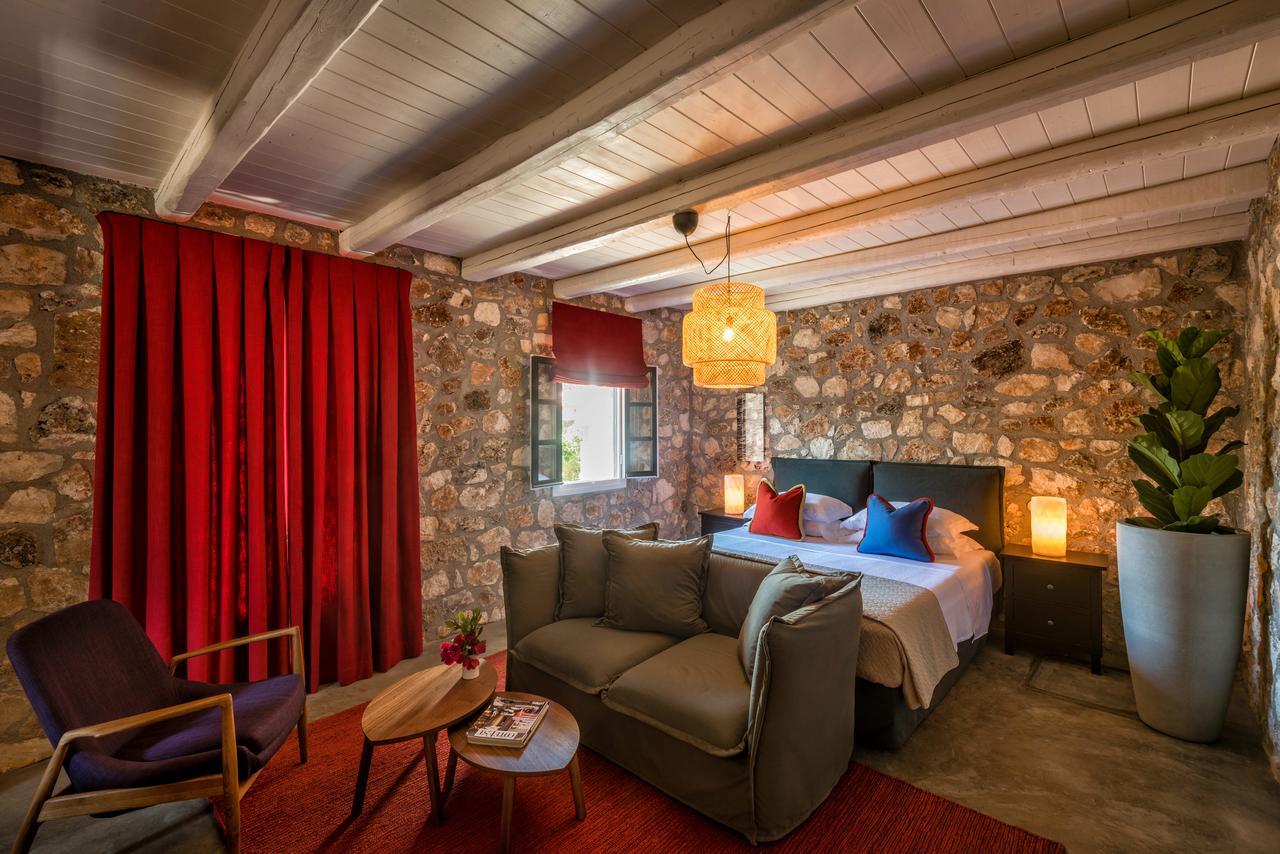 North Point Rooms Antipata  Bagian luar foto